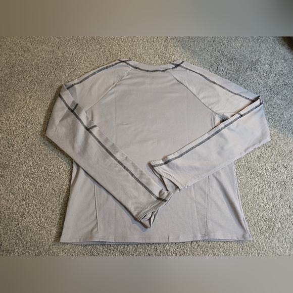 Under Armour Grey Mock Neck Athletic Shirt Ladies Size Small EUC - Picture 5 of 5